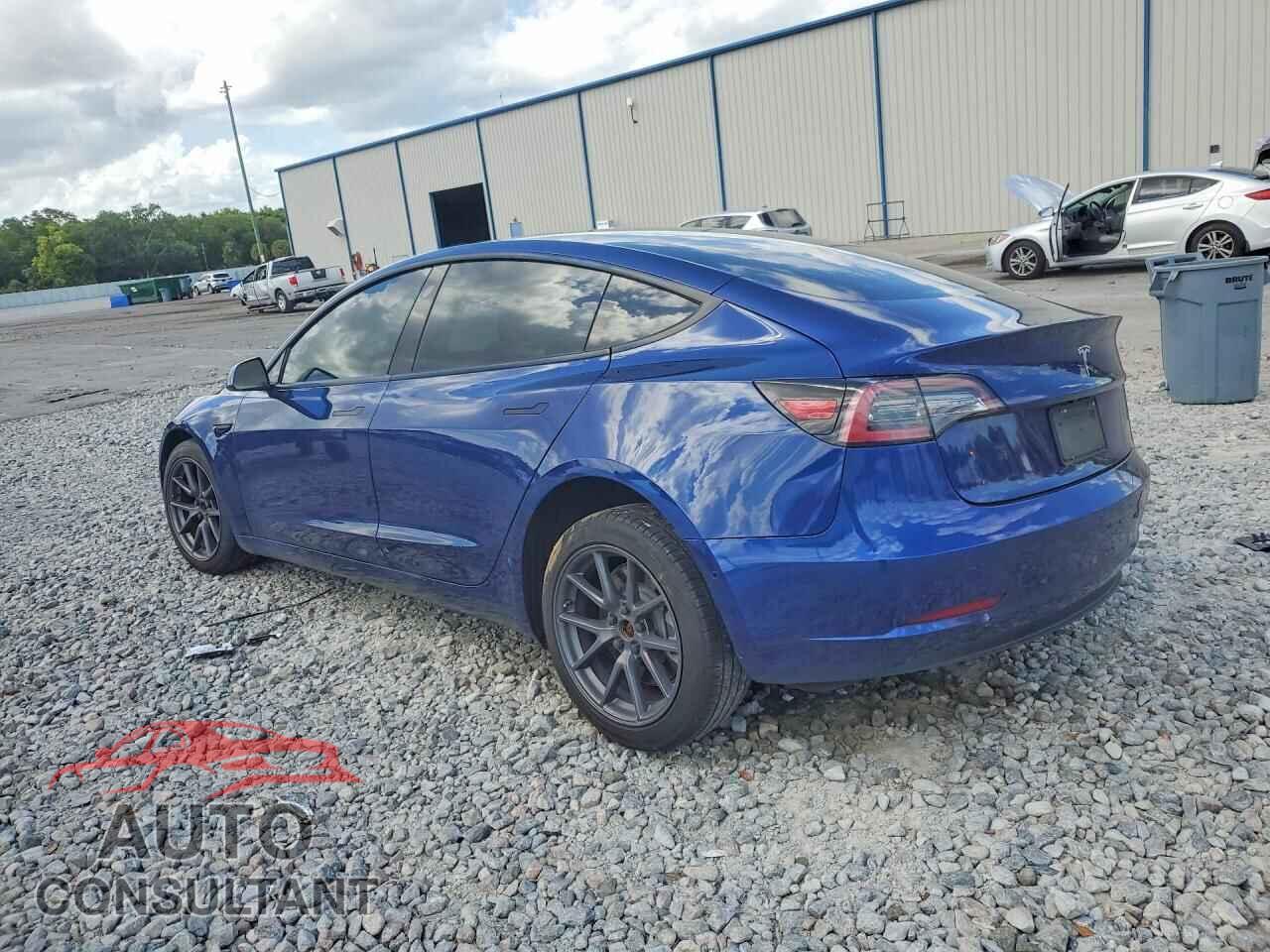 TESLA MODEL 3 2021 - 5YJ3E1EA4MF919352