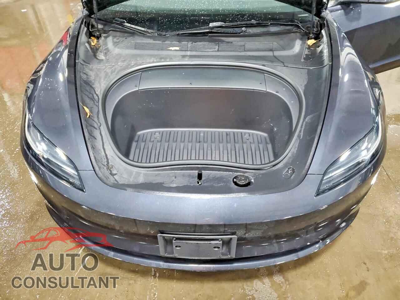 TESLA MODEL 3 2024 - 5YJ3E1EA4RF822885