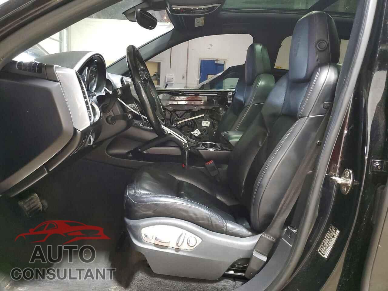 PORSCHE CAYENNE 2017 - WP1AA2A21HKA80193