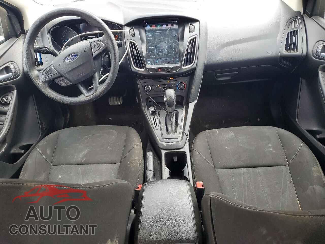 FORD FOCUS 2017 - 1FADP3F28HL328676