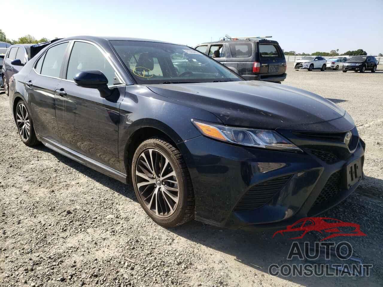 TOYOTA CAMRY 2018 - 4T1B11HK4JU503358