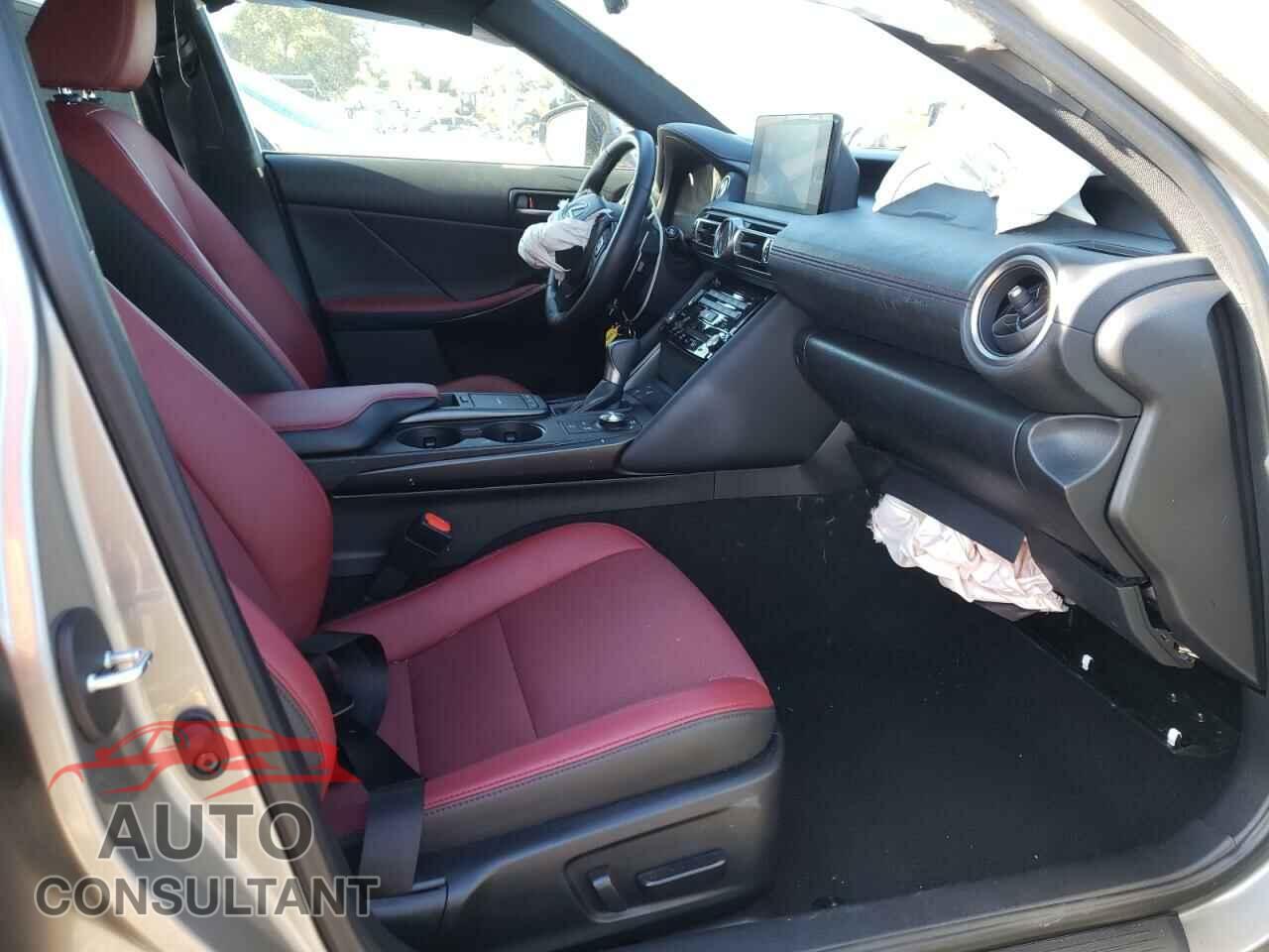 LEXUS IS 2021 - JTHCA1D27M5110868