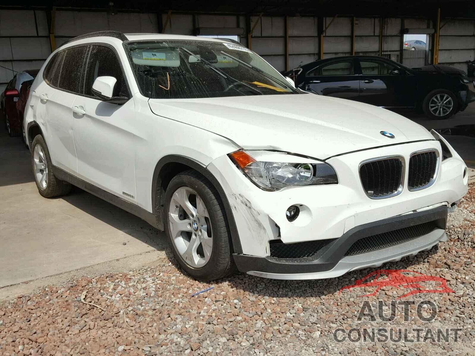 BMW X1 SDRIVE28I 2015 - WBAVM1C53FV318467