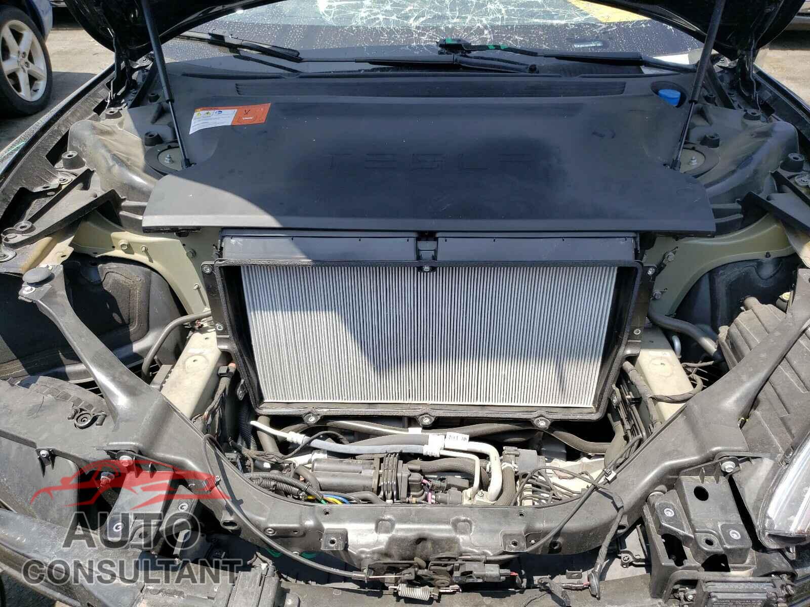 TESLA MODEL S 2018 - 5YJSA1E4XJF275787