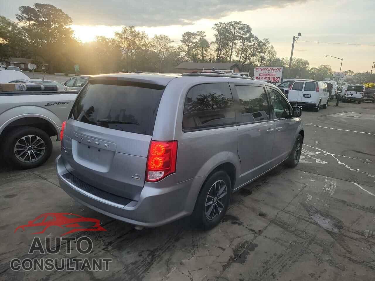 DODGE CARAVAN 2018 - 2C4RDGEG1JR333082