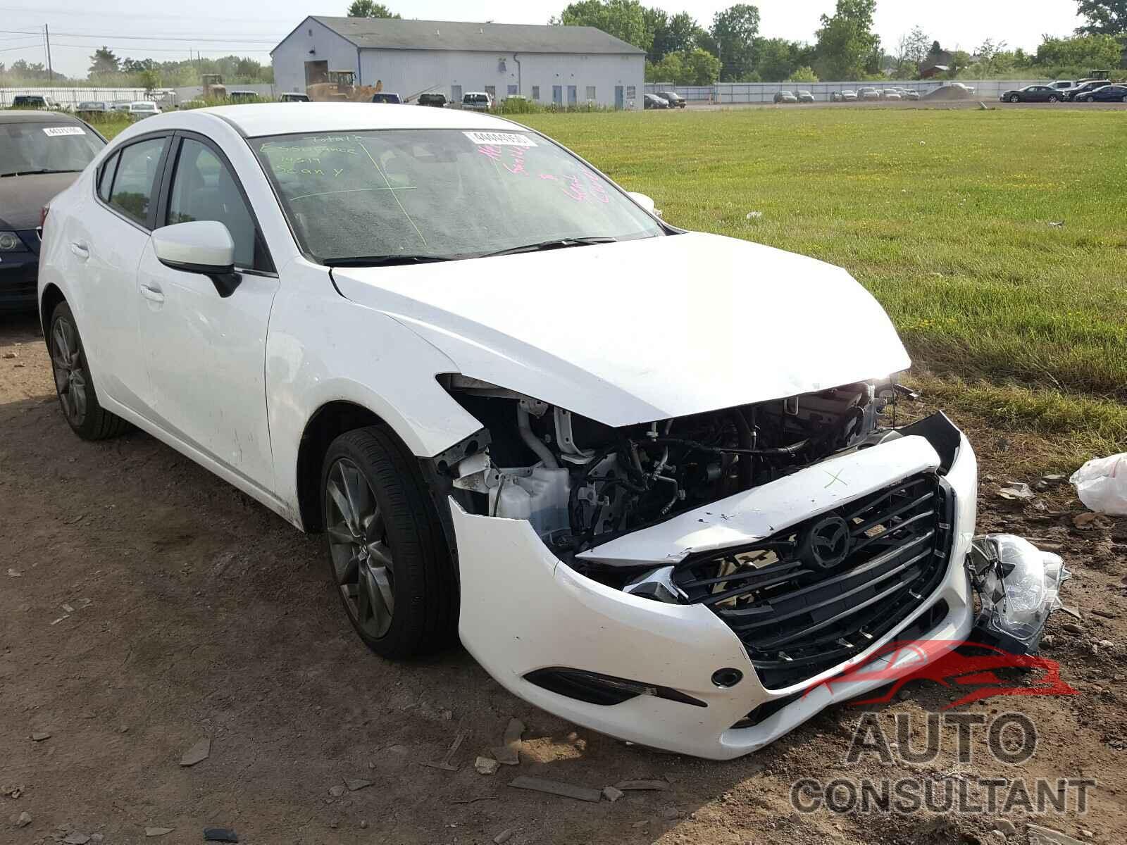 MAZDA 3 2018 - 3MZBN1V32JM203261