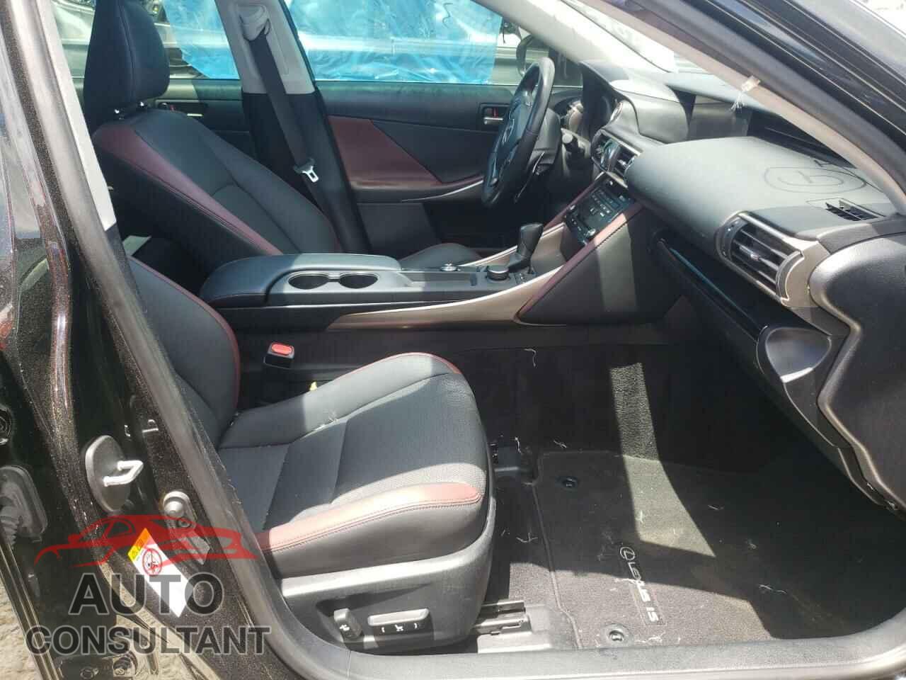 LEXUS IS 2018 - JTHBA1D21J5083674