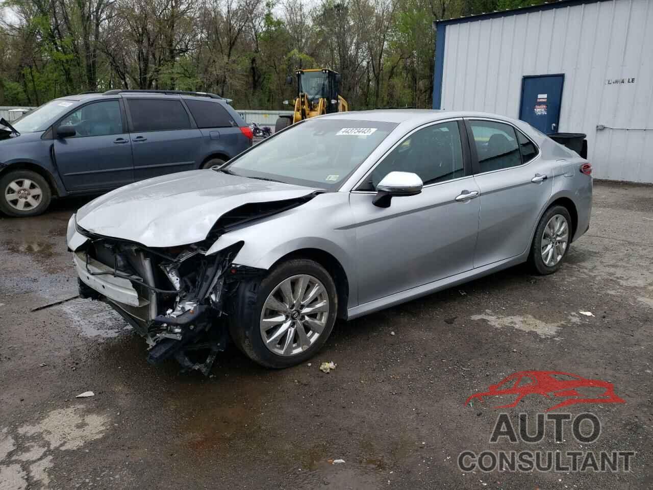 TOYOTA CAMRY 2018 - 4T1B11HK9JU007150