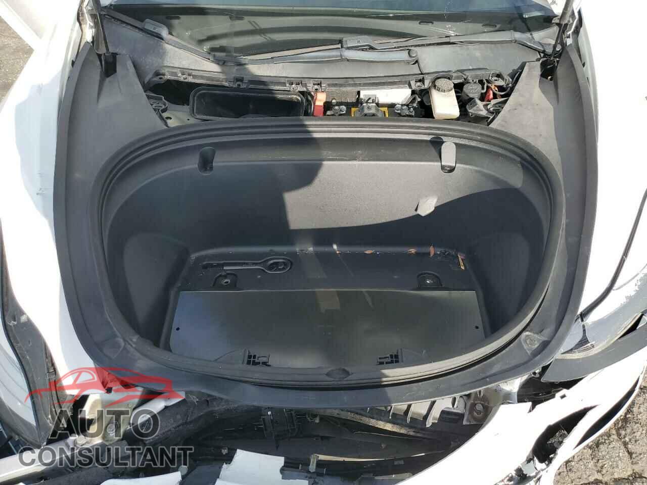 TESLA MODEL 3 2018 - 5YJ3E1EA0JF126464