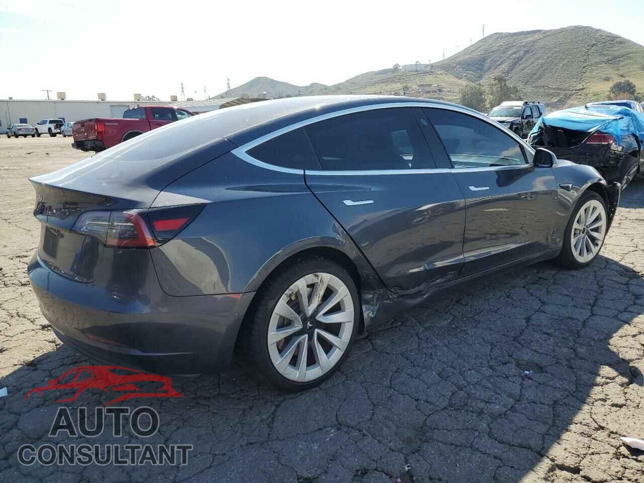 TESLA MODEL 3 2018 - 5YJ3E1EA5JF052748