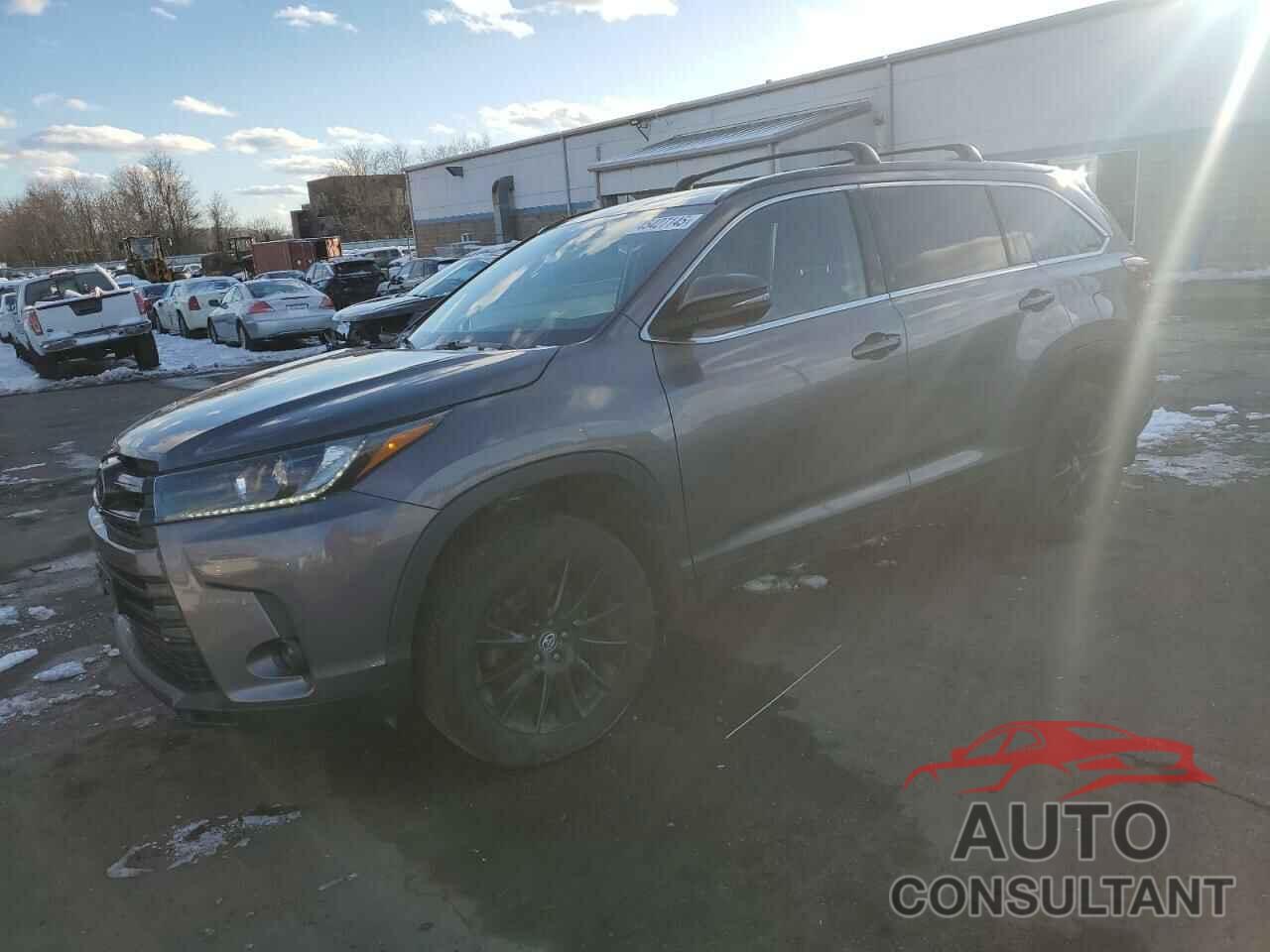 TOYOTA HIGHLANDER 2019 - 5TDJZRFH5KS624159