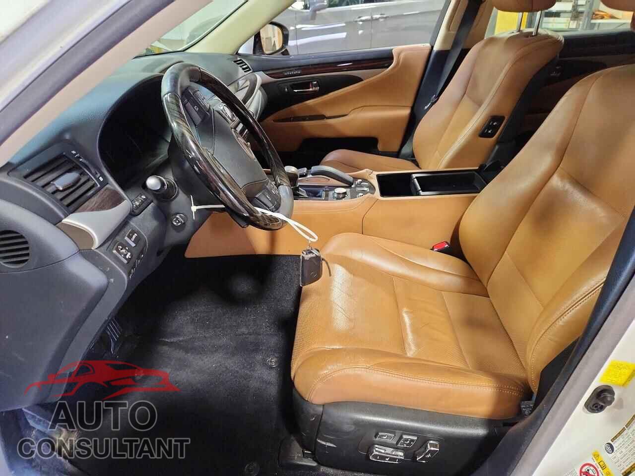 LEXUS LS500 2017 - JTHCL5EF6H5028610