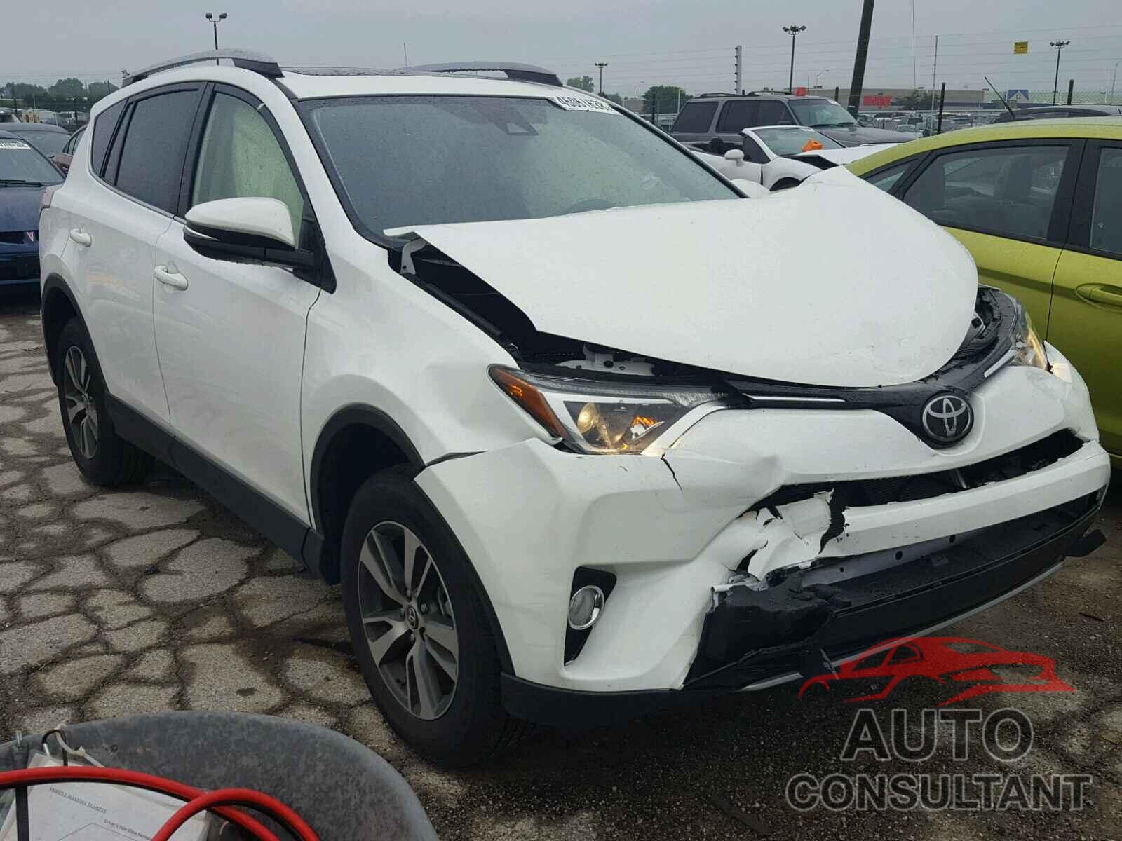 TOYOTA RAV4 XLE 2018 - JTMRFREV9JJ208484