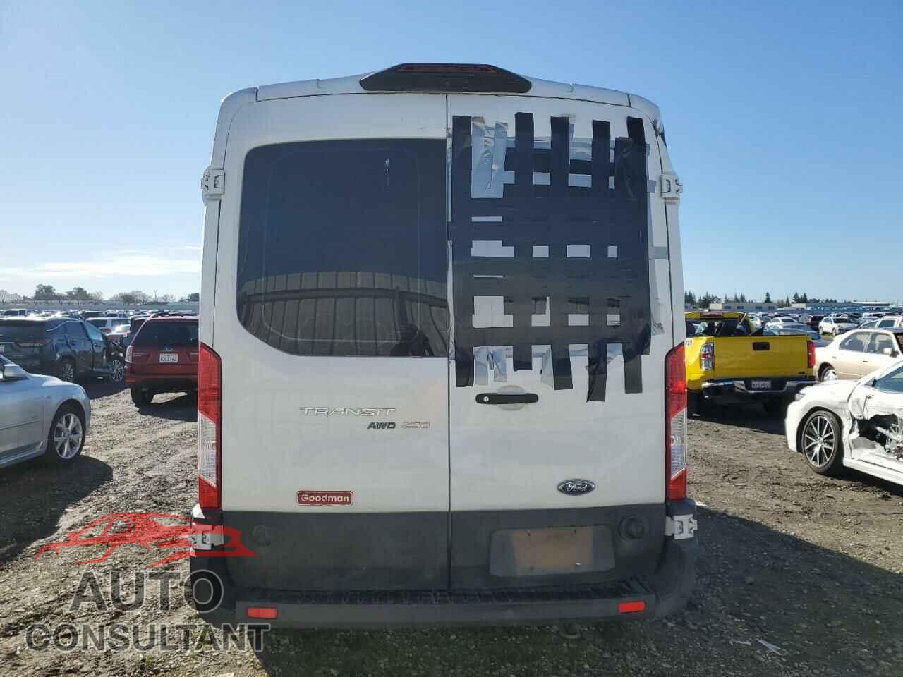 FORD TRANSIT 2020 - 1FTBR2C84LKA25357