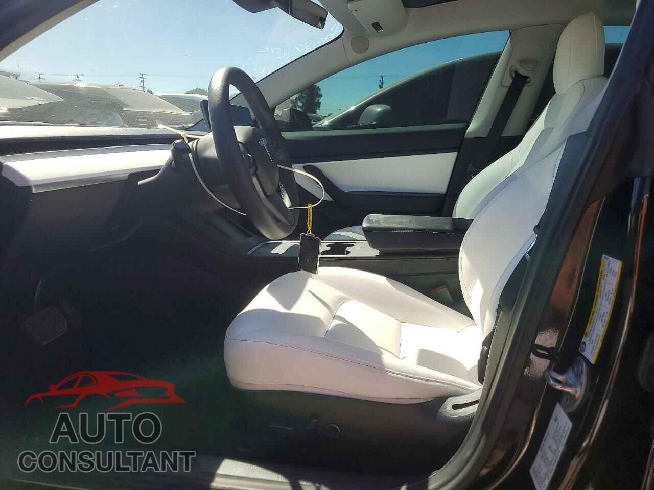 TESLA MODEL 3 2021 - 5YJ3E1EB4MF852745