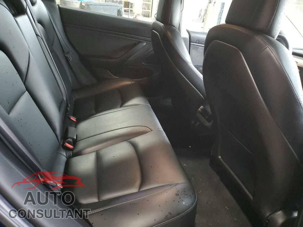 TESLA MODEL 3 2019 - 5YJ3E1EB5KF387745