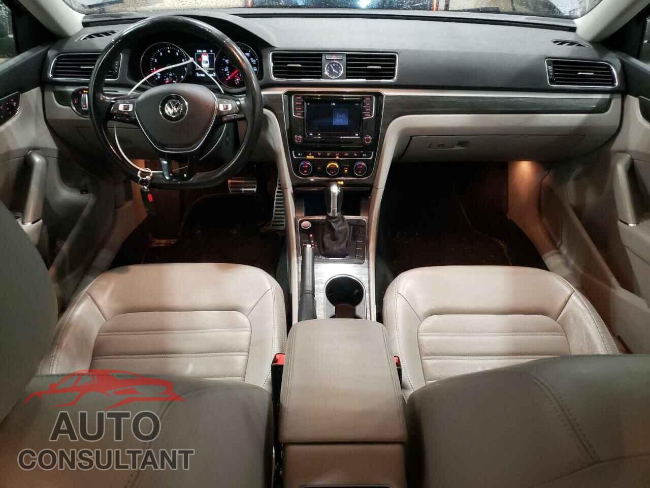 VOLKSWAGEN PASSAT 2017 - 1VWCT7A35HC056383