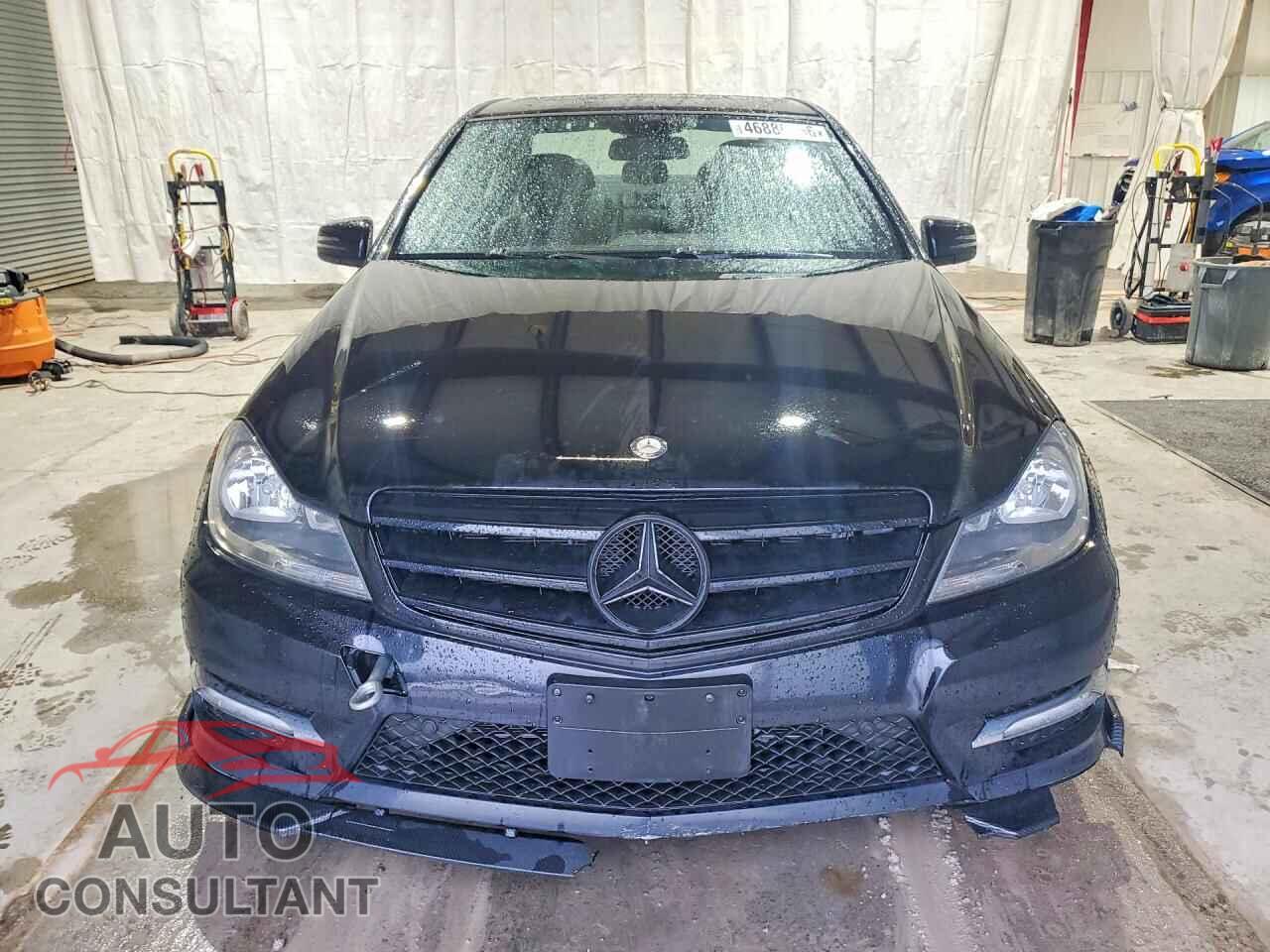 MERCEDES-BENZ C-CLASS 2012 - WDDGF8BB6CR229492