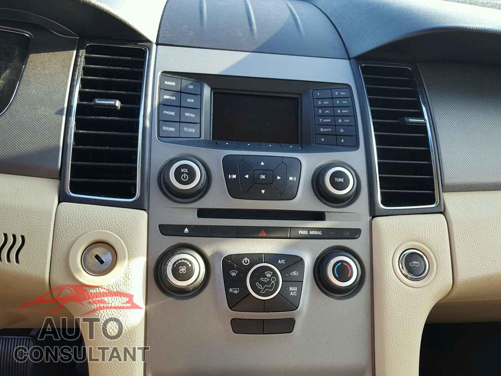 FORD TAURUS 2017 - 1FAHP2D84HG146081