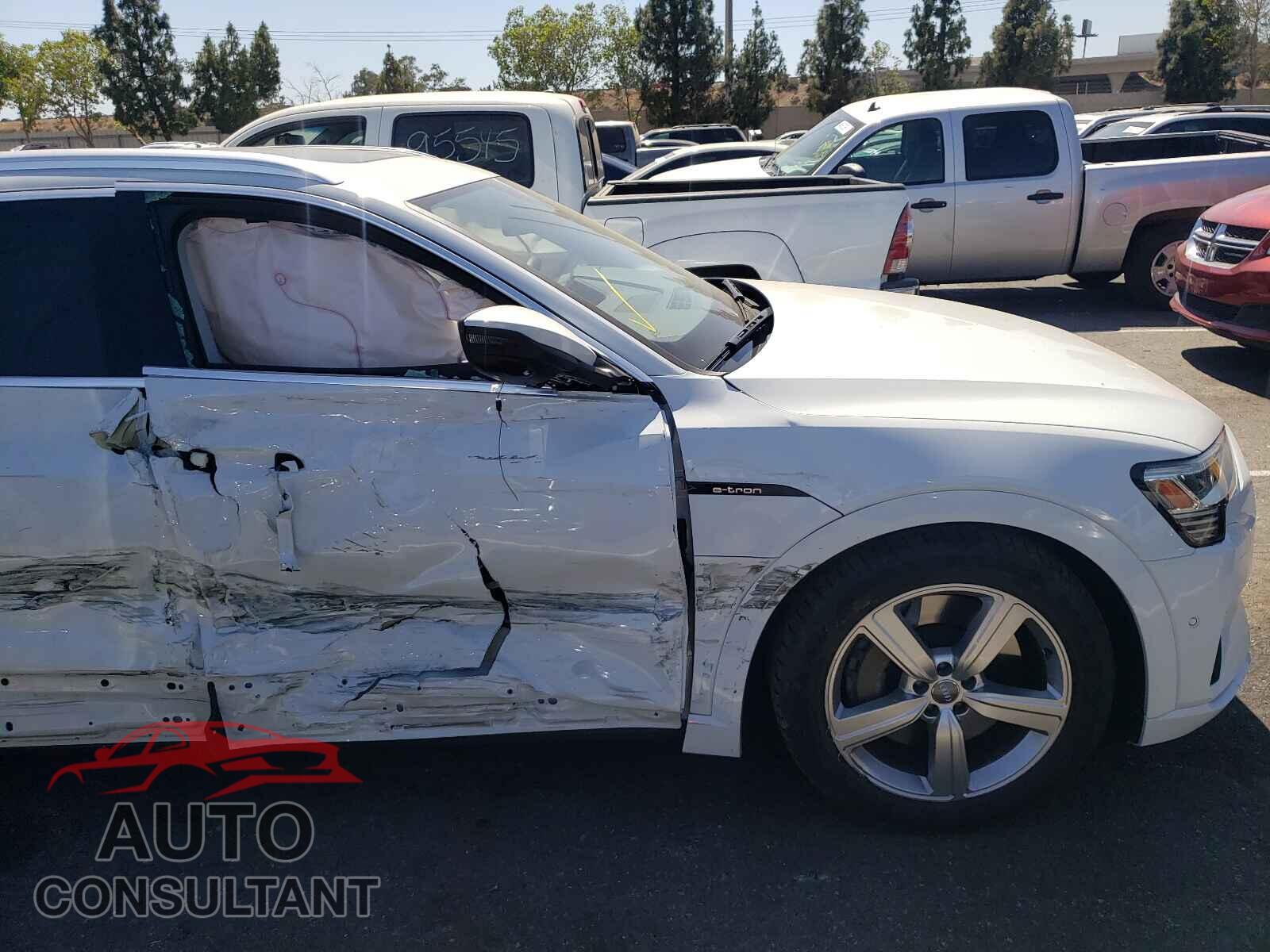 AUDI E-TRON 2019 - WA1LABGE3KB021837