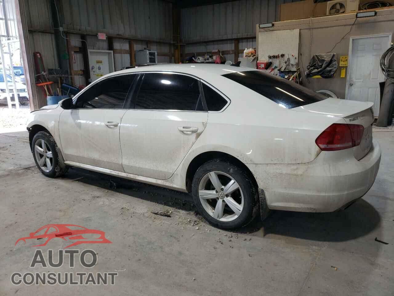 VOLKSWAGEN PASSAT 2012 - 1VWBN7A38CC072432