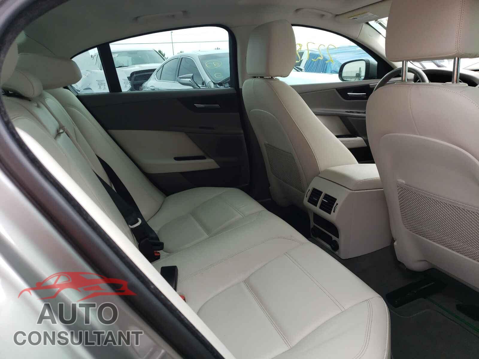 JAGUAR XE 2017 - SAJAE4BVXHA976283