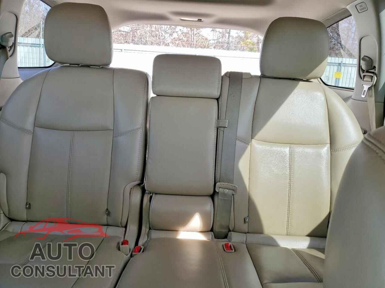 NISSAN PATHFINDER 2015 - 5N1AR2MM0FC627206