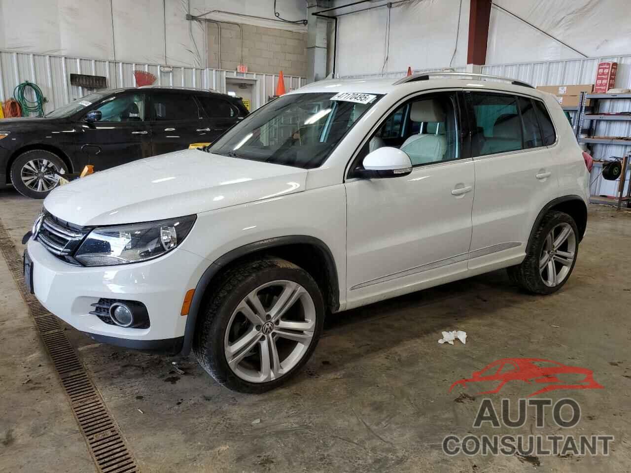 VOLKSWAGEN TIGUAN 2016 - WVGBV7AX0GW607632