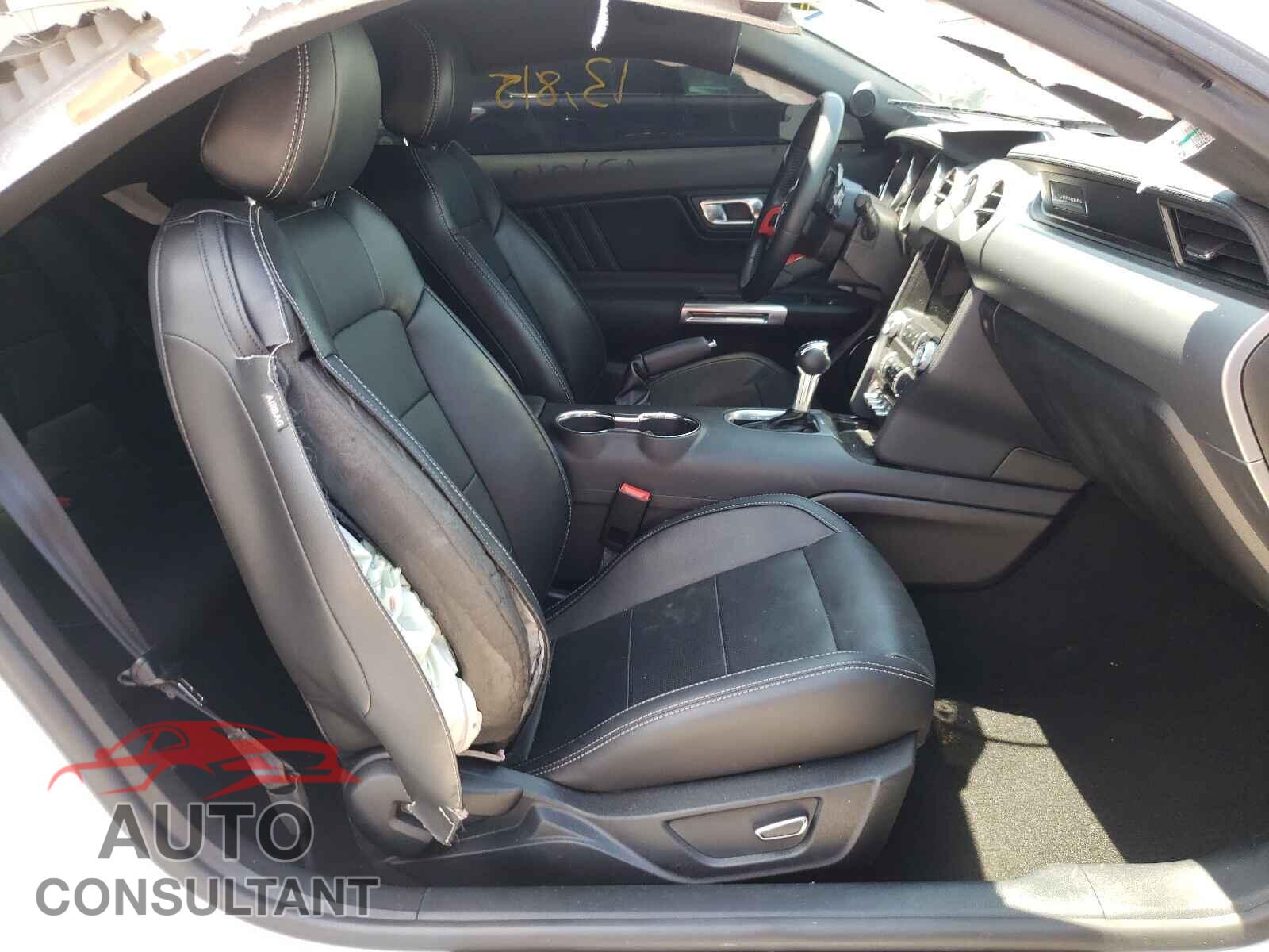 FORD MUSTANG 2019 - 1FA6P8TH3K5117900