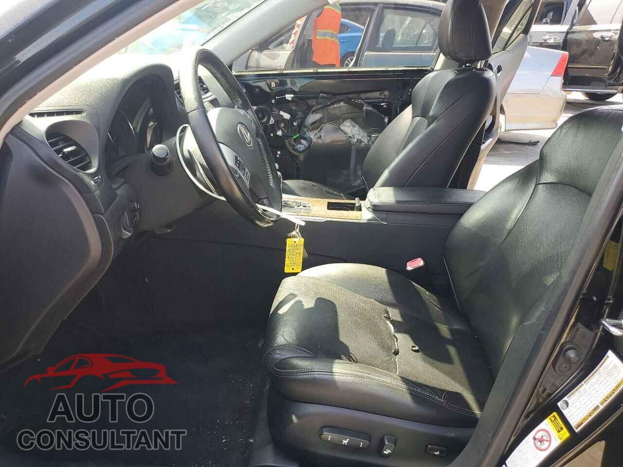 LEXUS IS 2011 - JTHBF5C27B5134915
