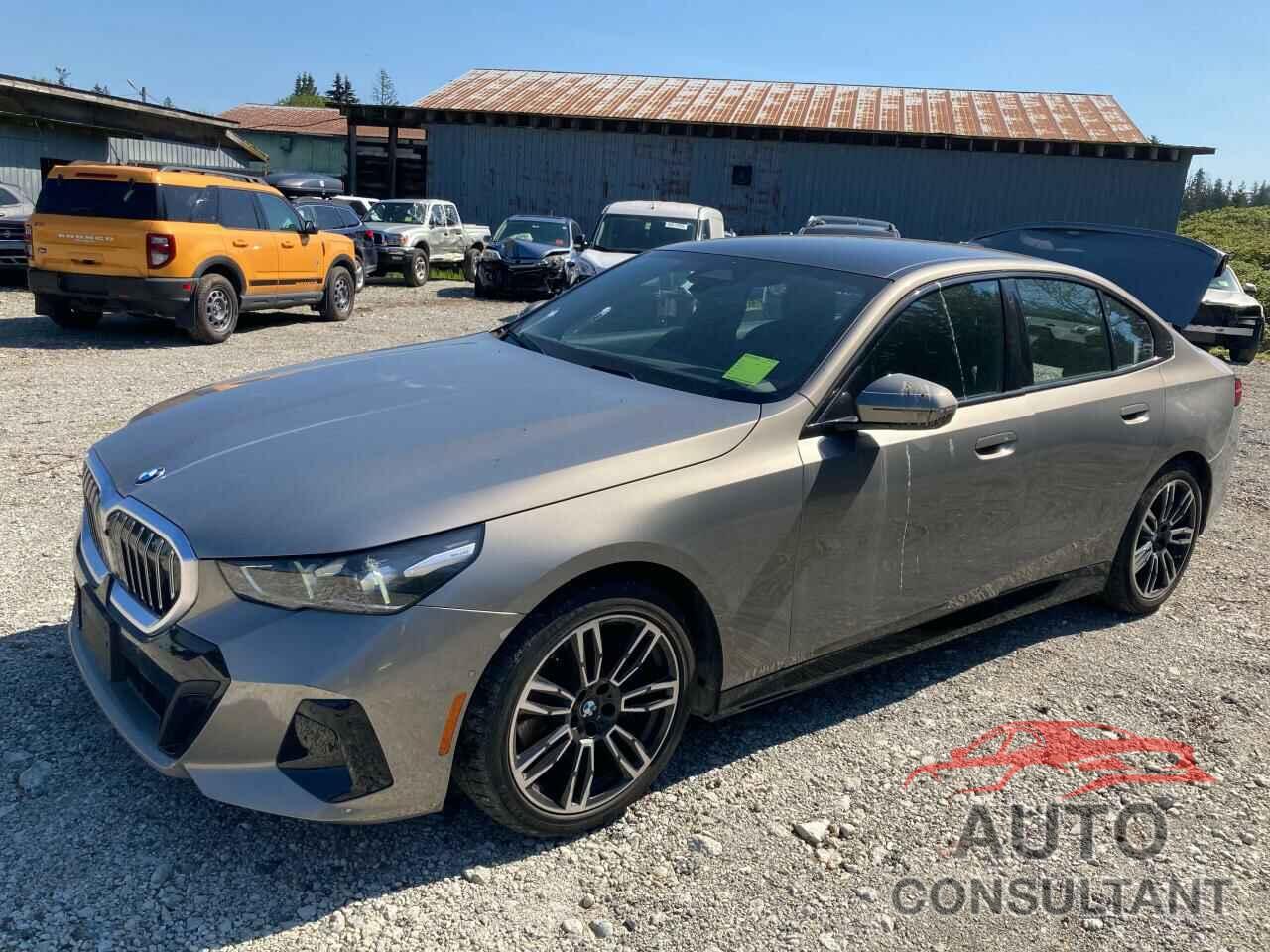 BMW 5 SERIES 2024 - WBA53FJ00RCS35232