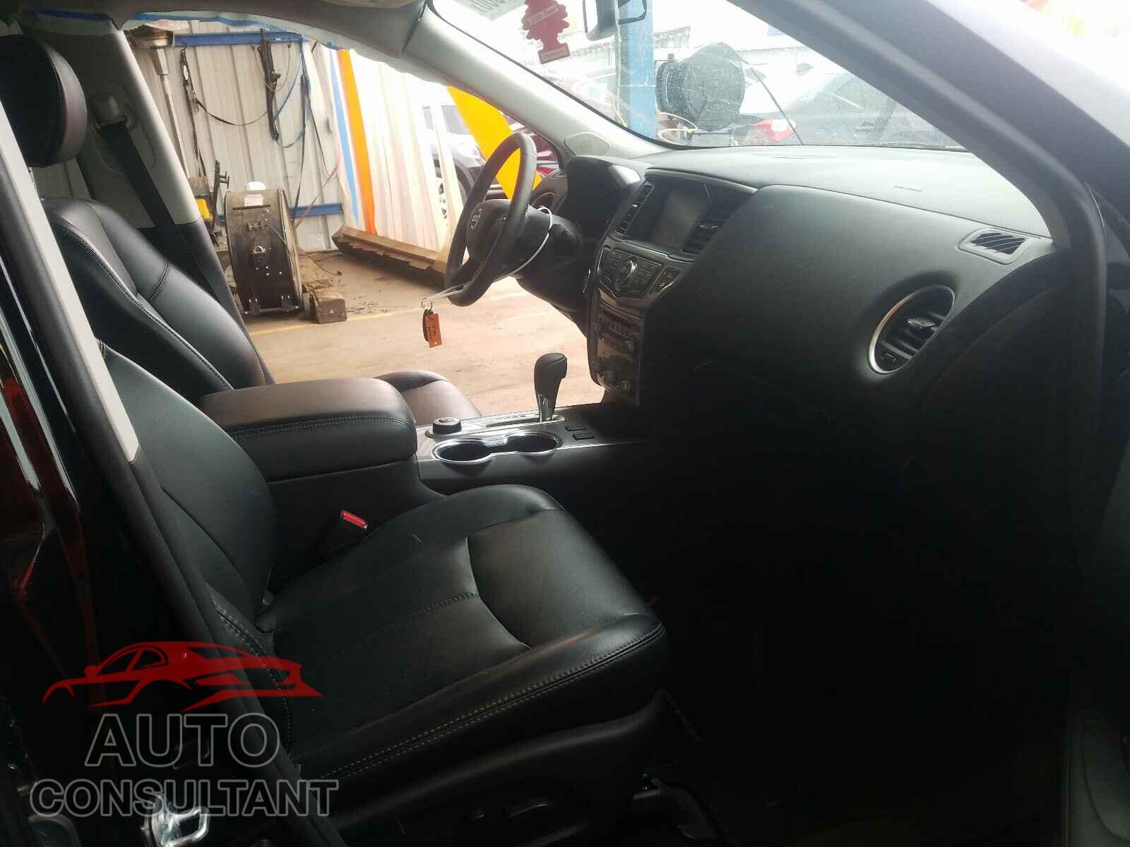 NISSAN PATHFINDER 2017 - 5N1DR2MM6HC669444