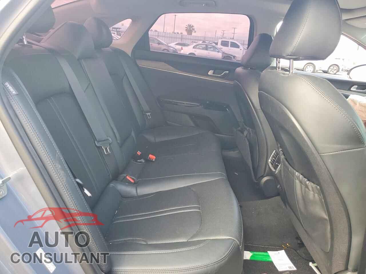KIA K5 2022 - 5XXG34J29NG118051