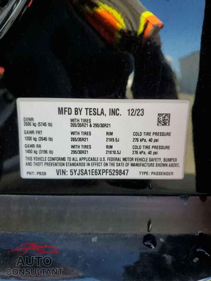 TESLA MODEL S 2023 - 5YJSA1E6XPF529847
