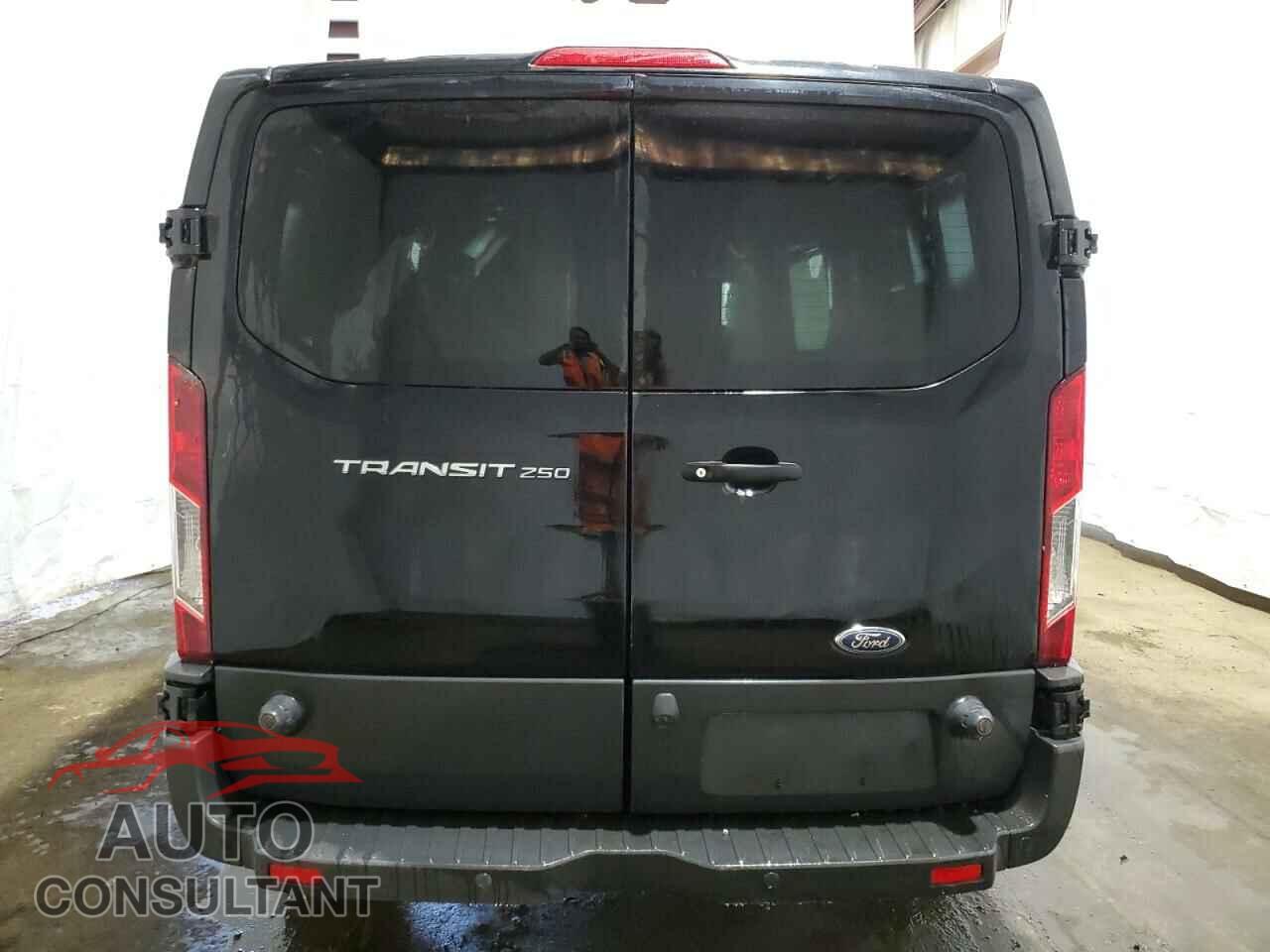 FORD TRANSIT 2018 - 1FTYR2YM4JKB56169
