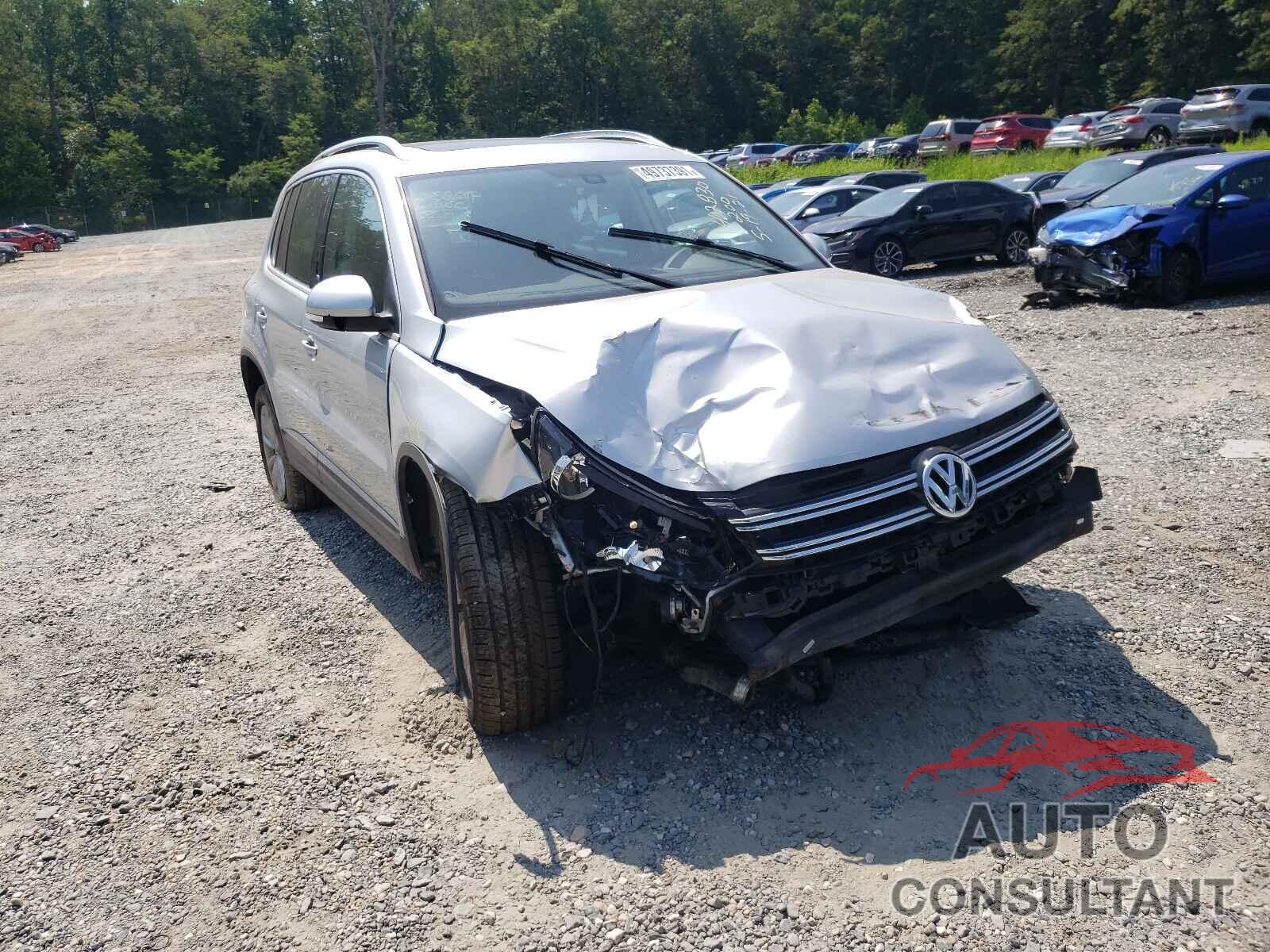 VOLKSWAGEN TIGUAN 2017 - WVGSV7AX7HK019882