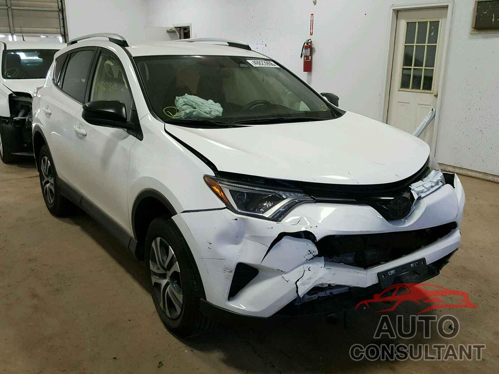 TOYOTA RAV4 LE 2016 - JTMZFREVXGD087052