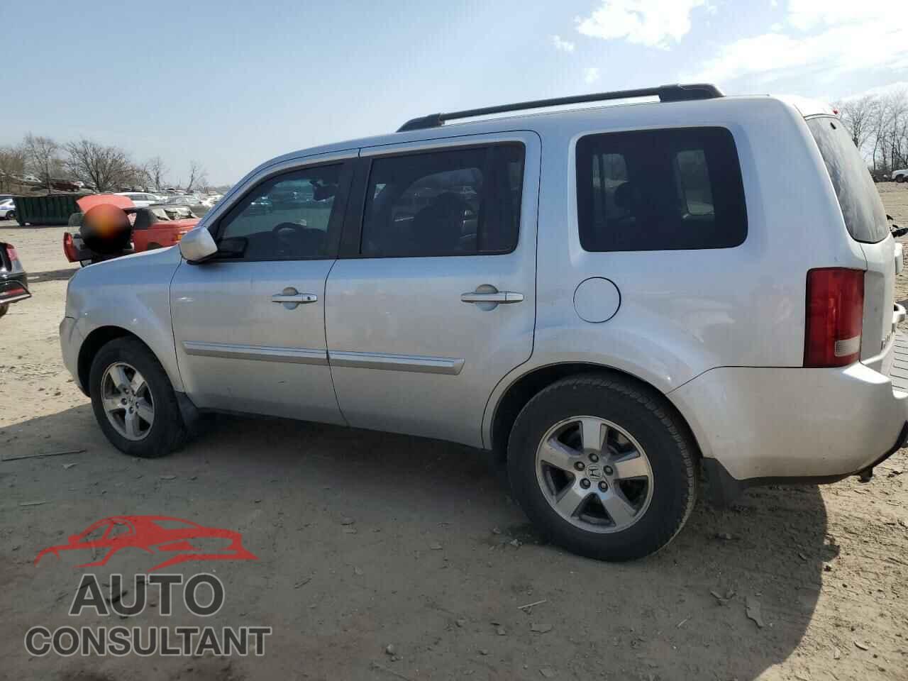 HONDA PILOT 2011 - 5FNYF4H65BB013820