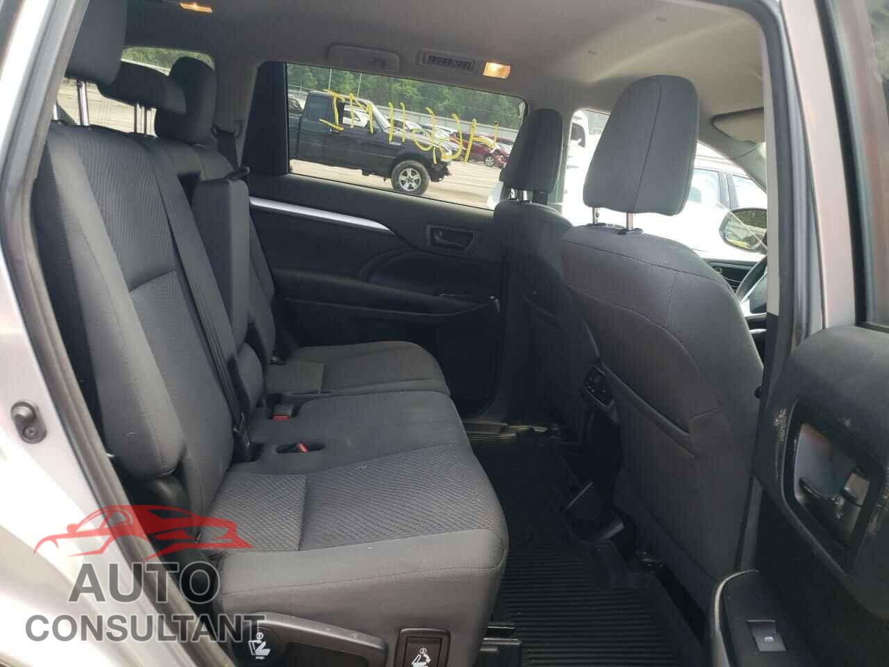 TOYOTA HIGHLANDER 2018 - 5TDBZRFH9JS842995