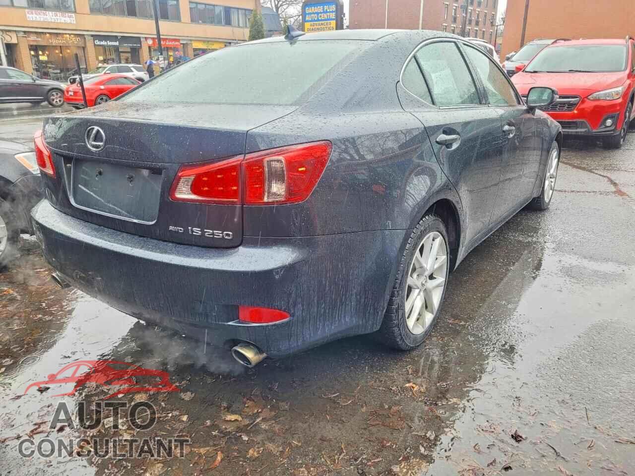 LEXUS IS 2011 - JTHCF5C20B5045868