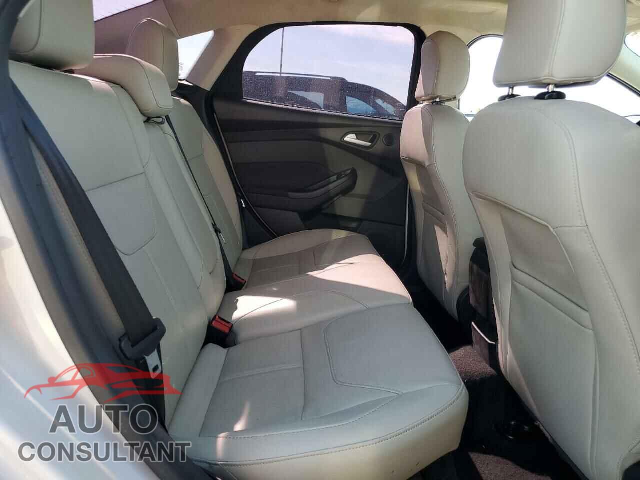 FORD FOCUS 2017 - 1FADP3J29HL267698