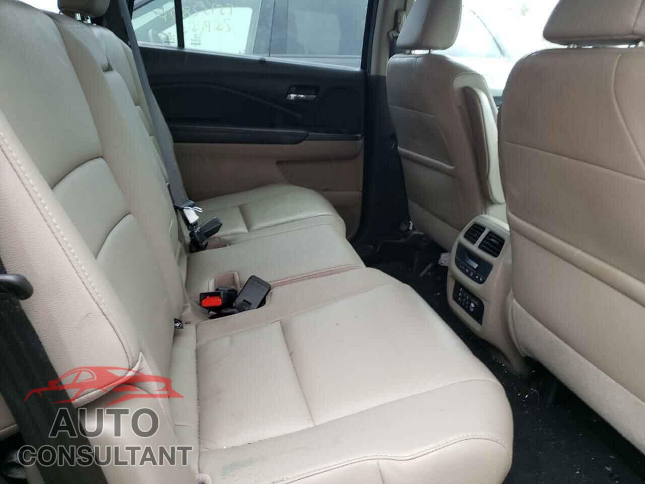 HONDA PILOT 2017 - 5FNYF6H97HB083530