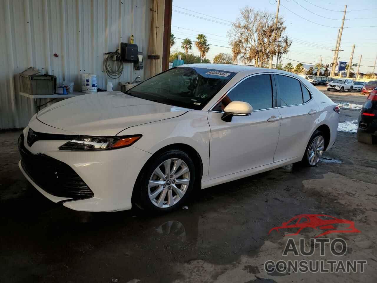 TOYOTA CAMRY 2018 - 4T1B11HK6JU014122