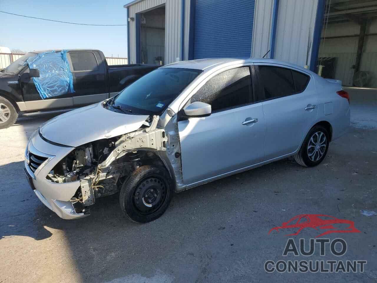 NISSAN VERSA 2019 - 3N1CN7AP6KL823804