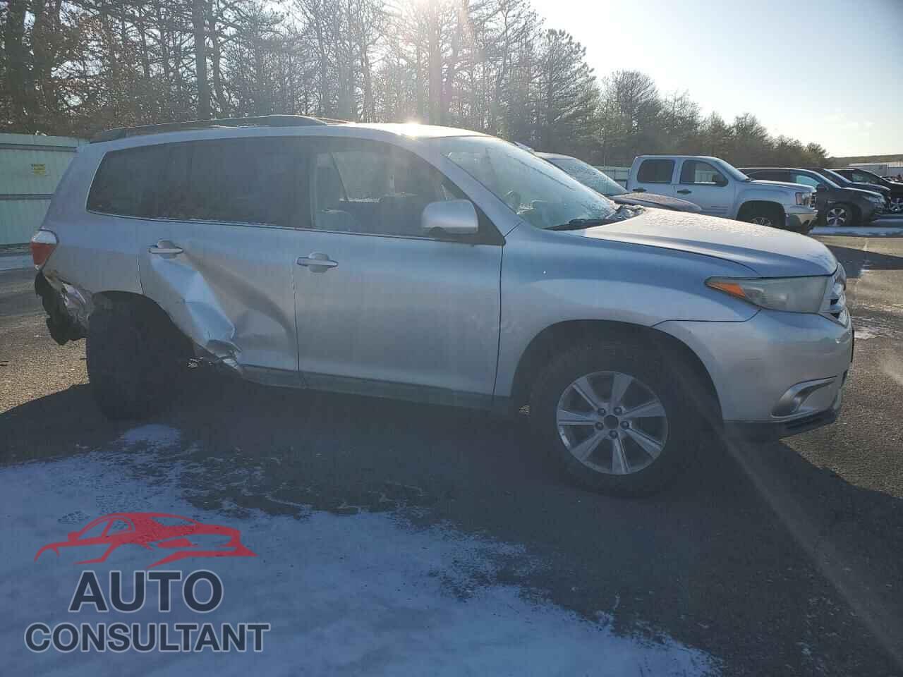 TOYOTA HIGHLANDER 2011 - 5TDBK3EH3BS049258