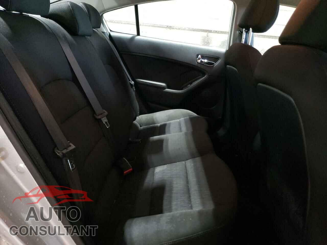 KIA FORTE 2016 - KNAFK4A64G5568387