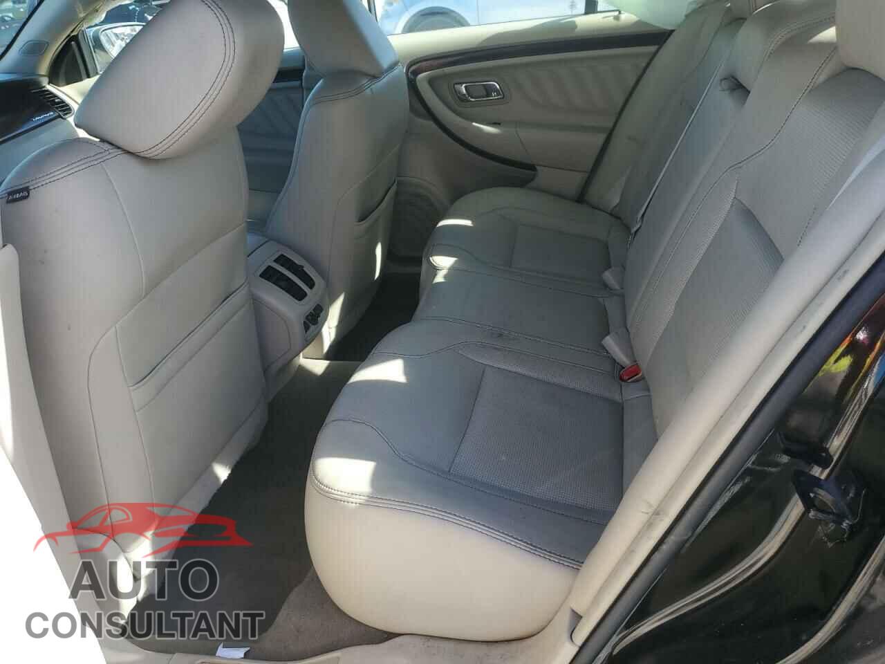 FORD TAURUS 2010 - 1FAHP2FW2AG112626