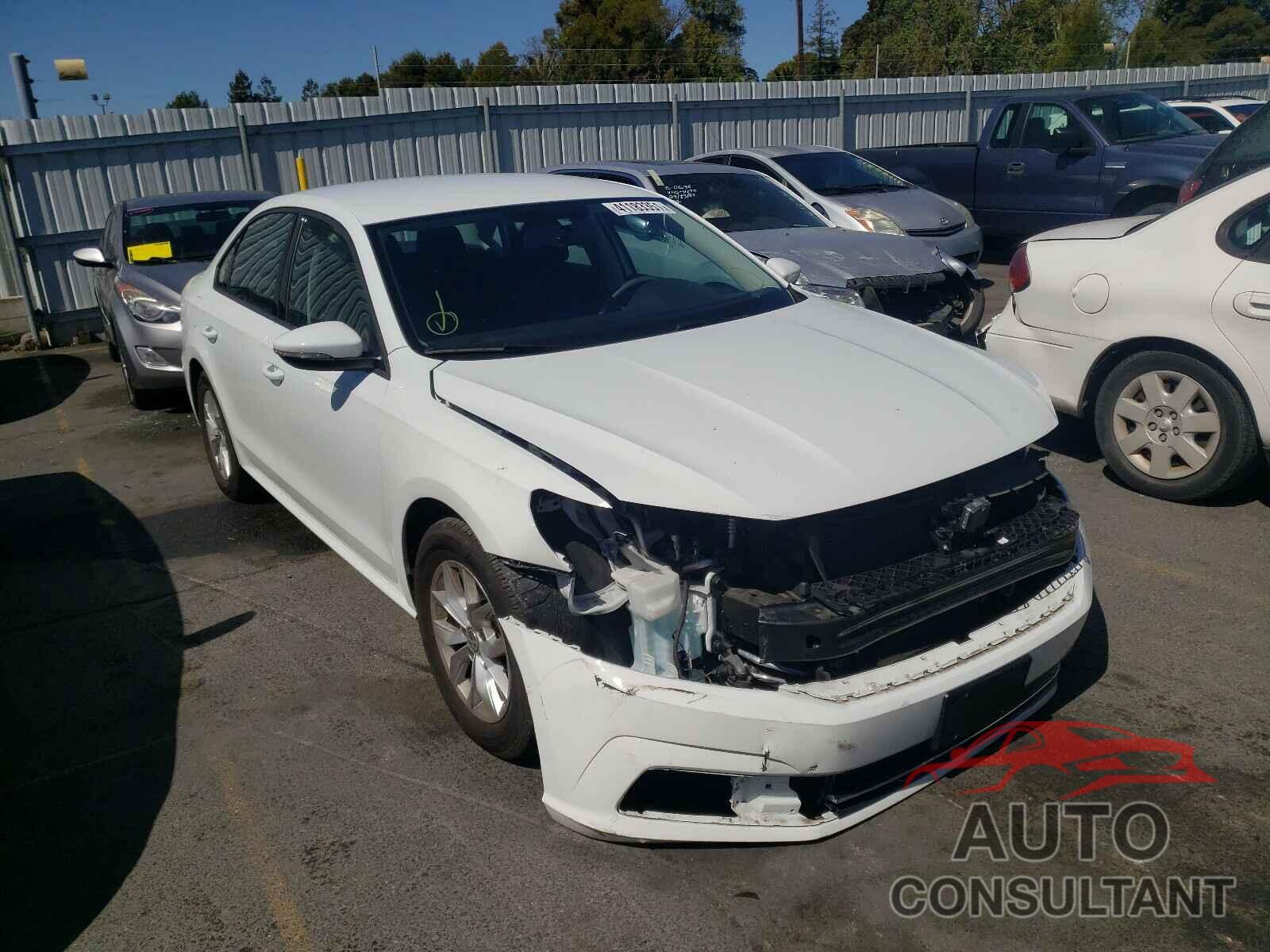 VOLKSWAGEN PASSAT 2018 - 1VWAA7A34JC032157