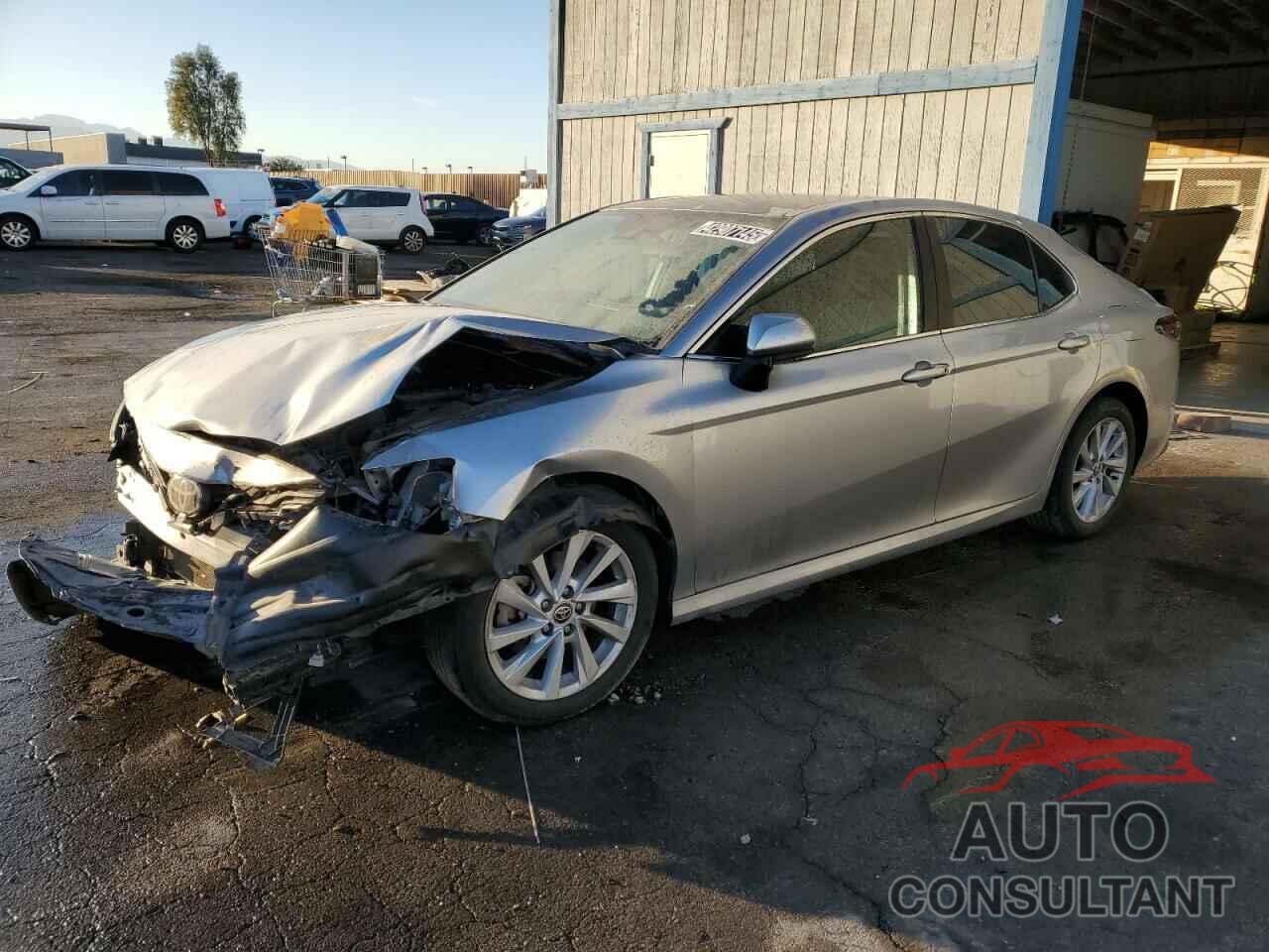 TOYOTA CAMRY 2022 - 4T1C11AK0NU664424