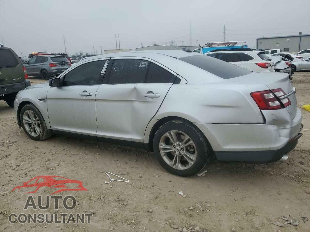 FORD TAURUS 2017 - 1FAHP2D84HG109550